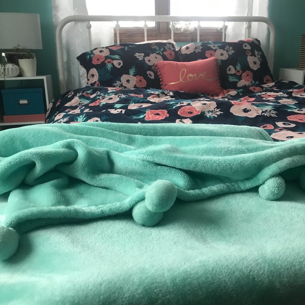 Floral Bedding Set- sheets, comforter, throw